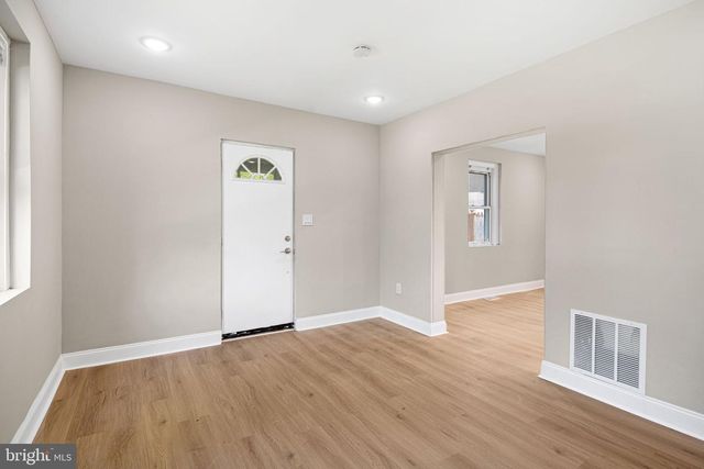 212 NEW BROADWAY, Brooklawn, NJ 08030