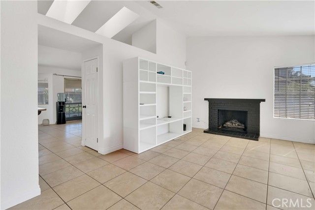 661 N Larch, Rialto, CA 92376