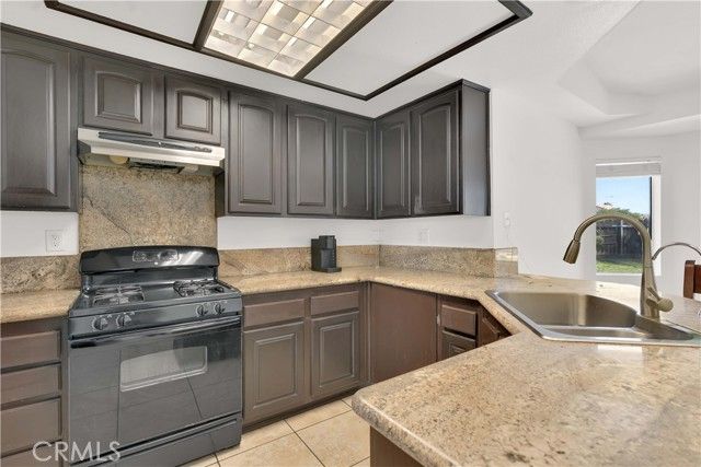 661 N Larch, Rialto, CA 92376