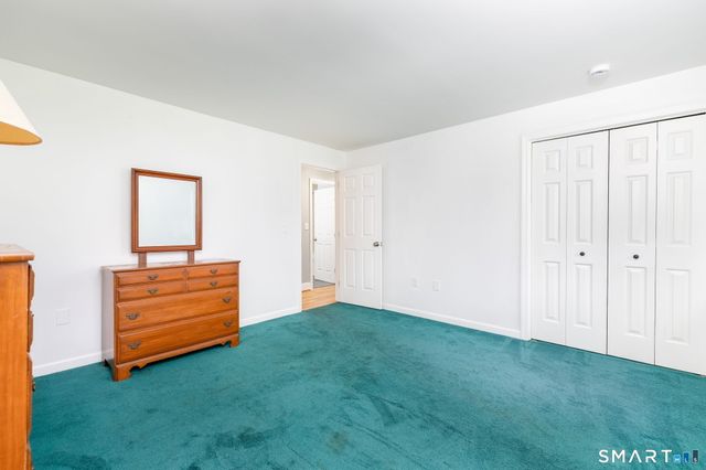 16 Terrie Road, Farmington, CT 06032