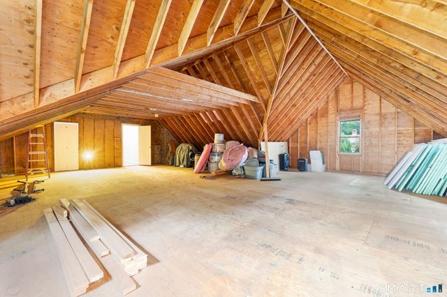 16 Terrie Road, Farmington, CT 06032