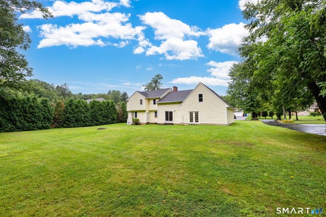 16 Terrie Road, Farmington, CT 06032