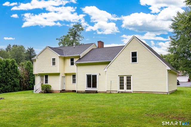 16 Terrie Road, Farmington, CT 06032