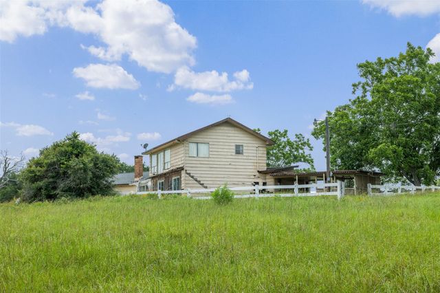 7602 Rose Lane, Sealy, TX 77474