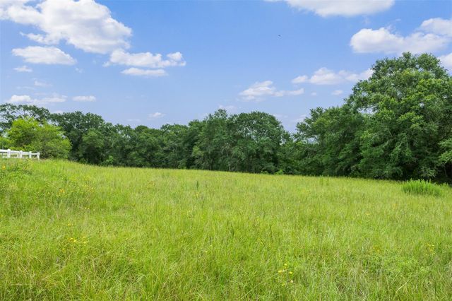 7602 Rose Lane, Sealy, TX 77474