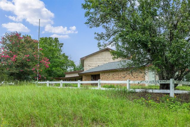 7602 Rose Lane, Sealy, TX 77474
