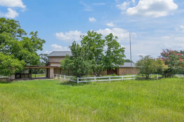 7602 Rose Lane, Sealy, TX 77474