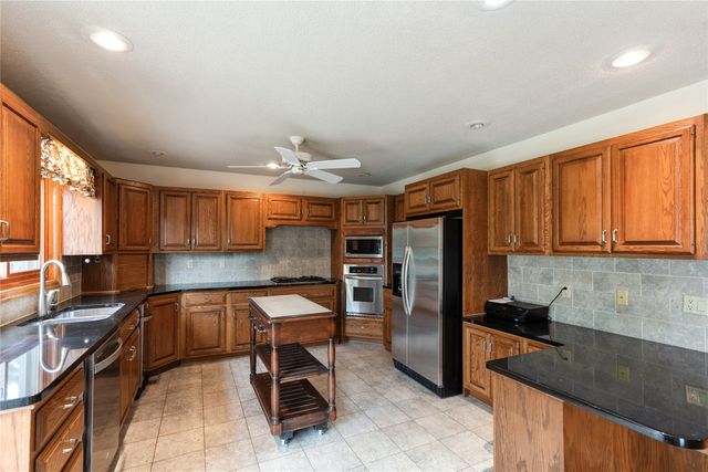4922 Cedar Drive, West Des Moines, IA 50266
