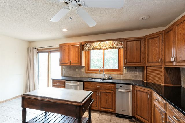 4922 Cedar Drive, West Des Moines, IA 50266
