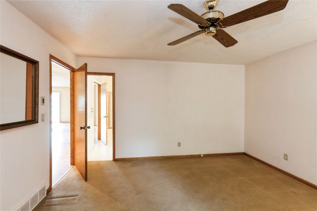 4922 Cedar Drive, West Des Moines, IA 50266