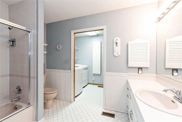 4922 Cedar Drive, West Des Moines, IA 50266