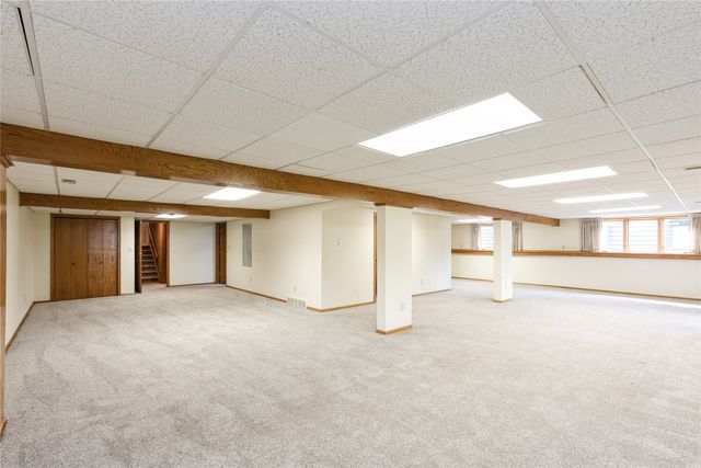 4922 Cedar Drive, West Des Moines, IA 50266