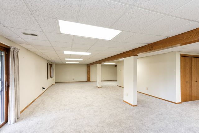 4922 Cedar Drive, West Des Moines, IA 50266