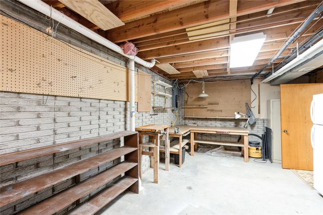 4922 Cedar Drive, West Des Moines, IA 50266