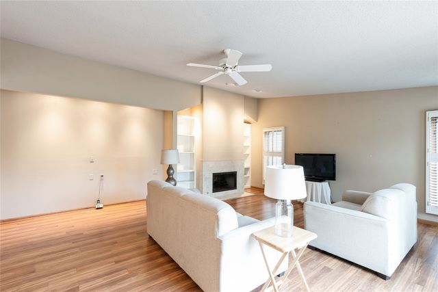 4922 Cedar Drive, West Des Moines, IA 50266