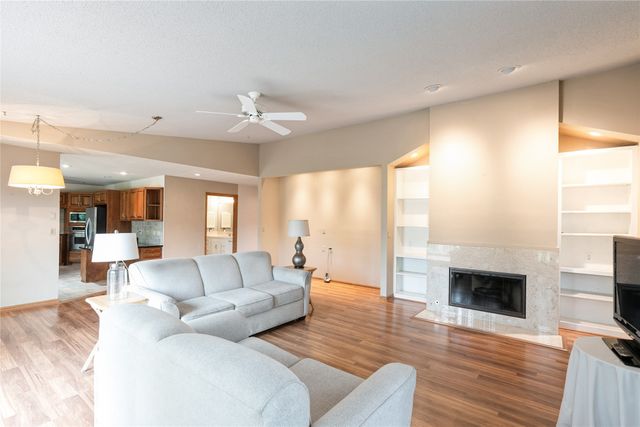 4922 Cedar Drive, West Des Moines, IA 50266