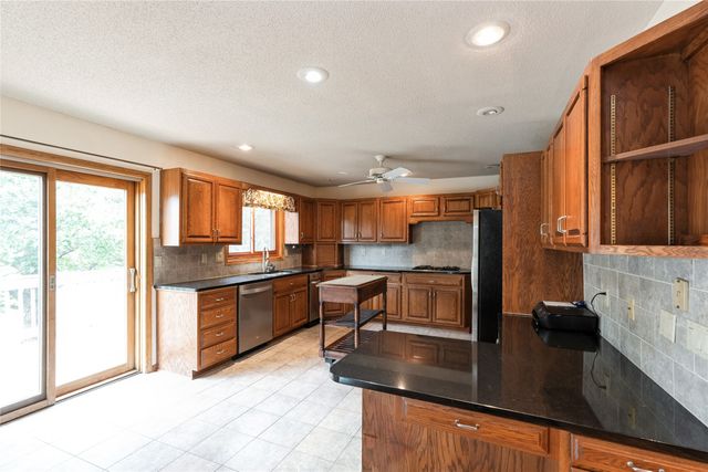 4922 Cedar Drive, West Des Moines, IA 50266