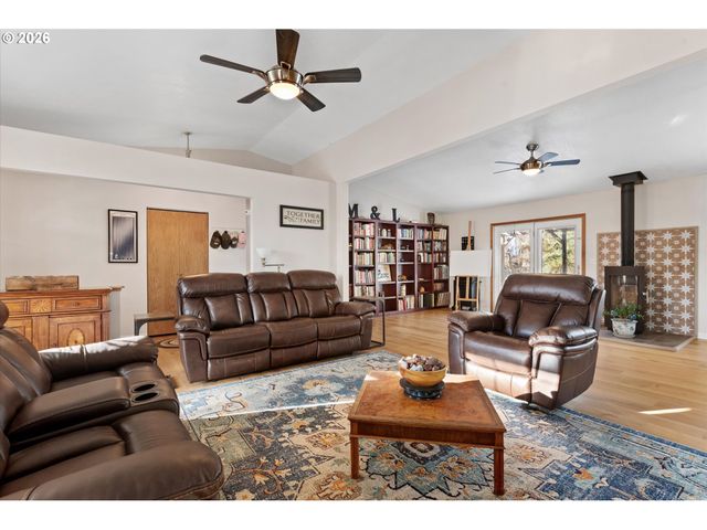 293 E IVY Ln, Union, OR 97883