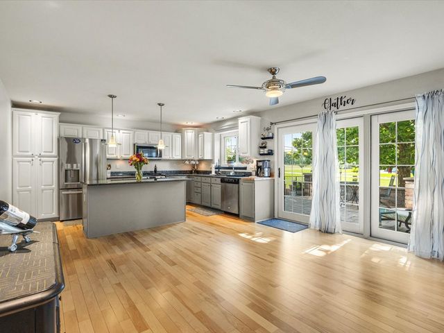2808 STINSON Street, Poplar Grove, IL 61065