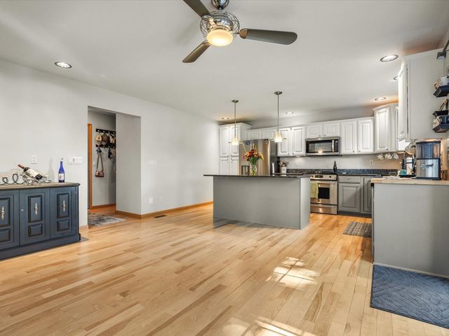 2808 STINSON Street, Poplar Grove, IL 61065