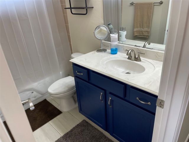 9700 Applewood Trail, Denton, TX 76207