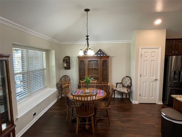 9700 Applewood Trail, Denton, TX 76207