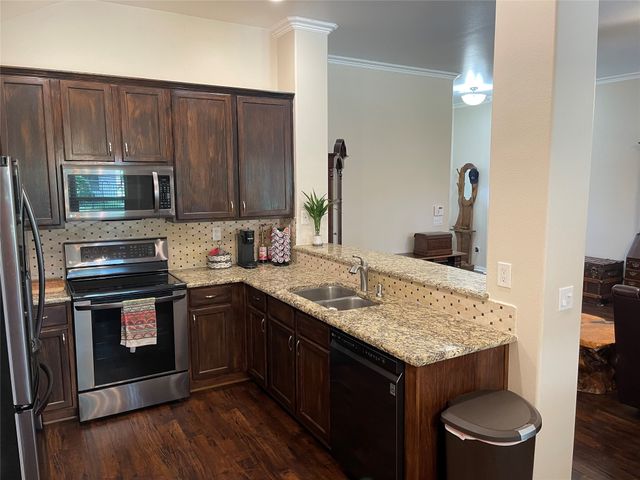 9700 Applewood Trail, Denton, TX 76207