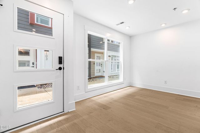 10 Seawell Avenue 102, Raleigh, NC 27601