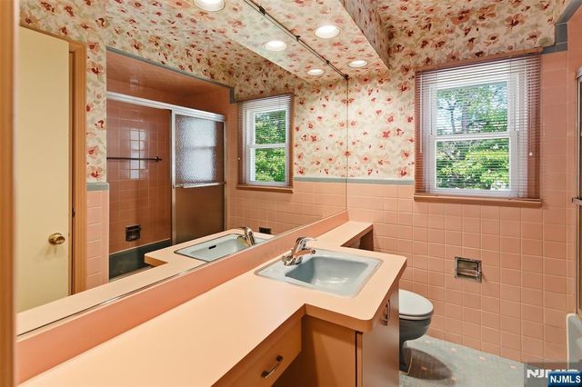 169 Hamilton Road, Teaneck, NJ 07666