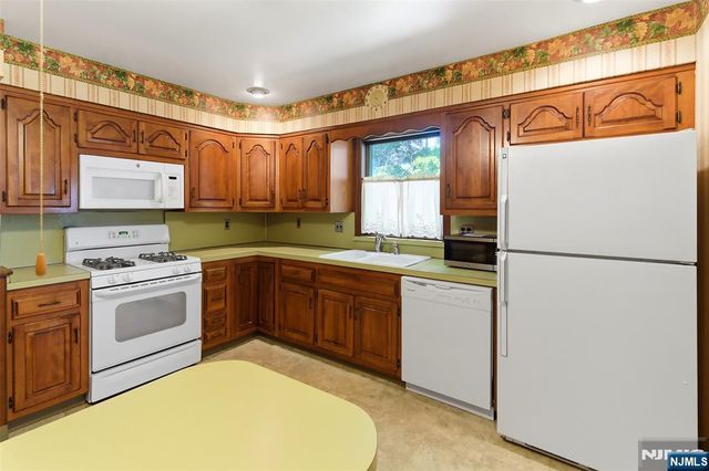 169 Hamilton Road, Teaneck, NJ 07666