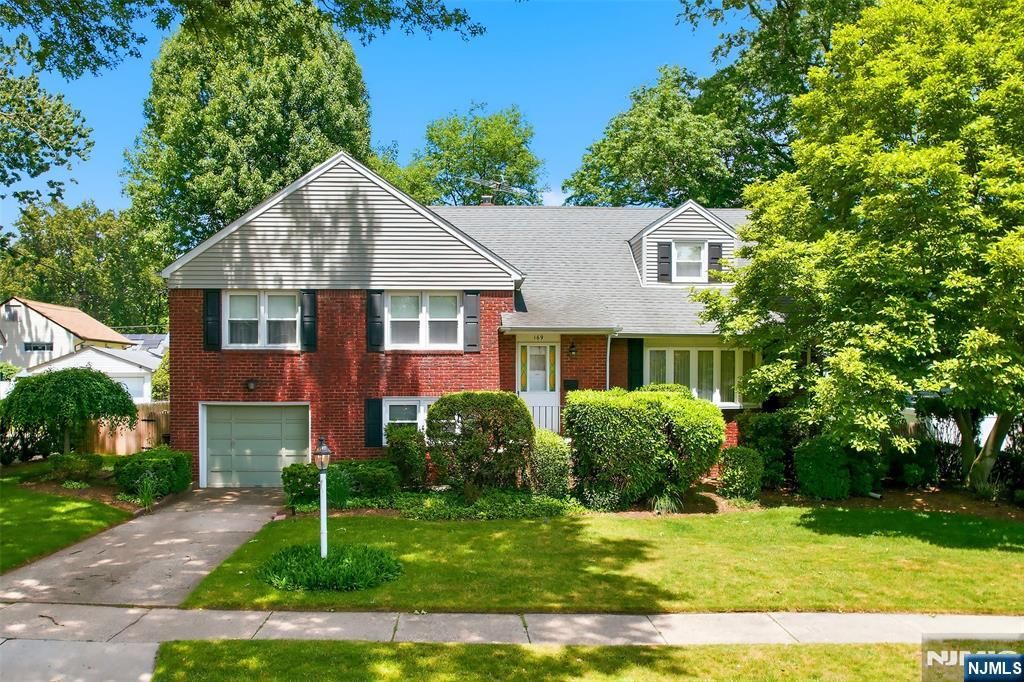 169 Hamilton Road, Teaneck, NJ 07666