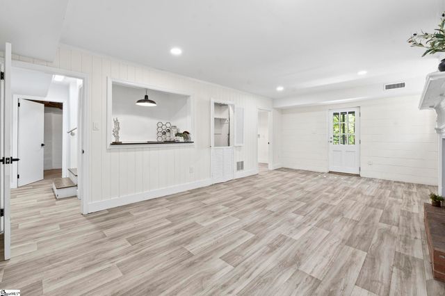 141 Shoreham Road, Spartanburg, SC 29307