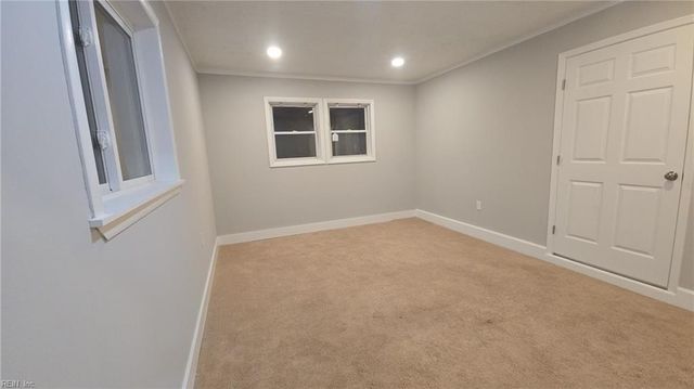 1912 Beall DR, Hampton, VA 23663