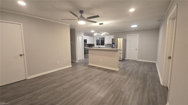 1912 Beall DR, Hampton, VA 23663