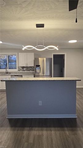 1912 Beall DR, Hampton, VA 23663