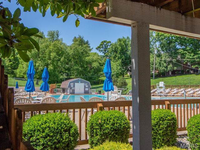 9019 W Swan Circle, Brentwood, MO 63144
