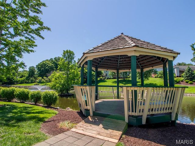 9019 W Swan Circle, Brentwood, MO 63144
