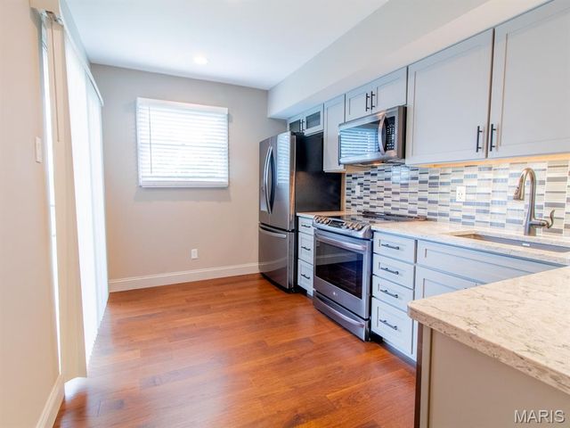 9019 W Swan Circle, Brentwood, MO 63144