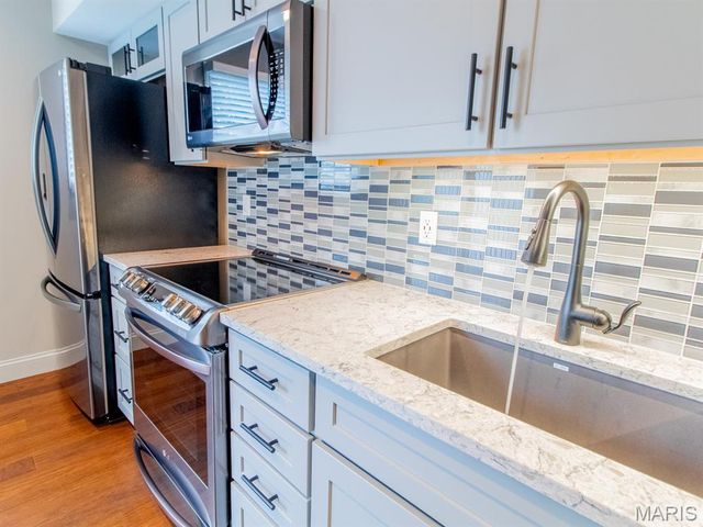 9019 W Swan Circle, Brentwood, MO 63144