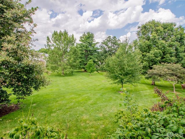 9019 W Swan Circle, Brentwood, MO 63144