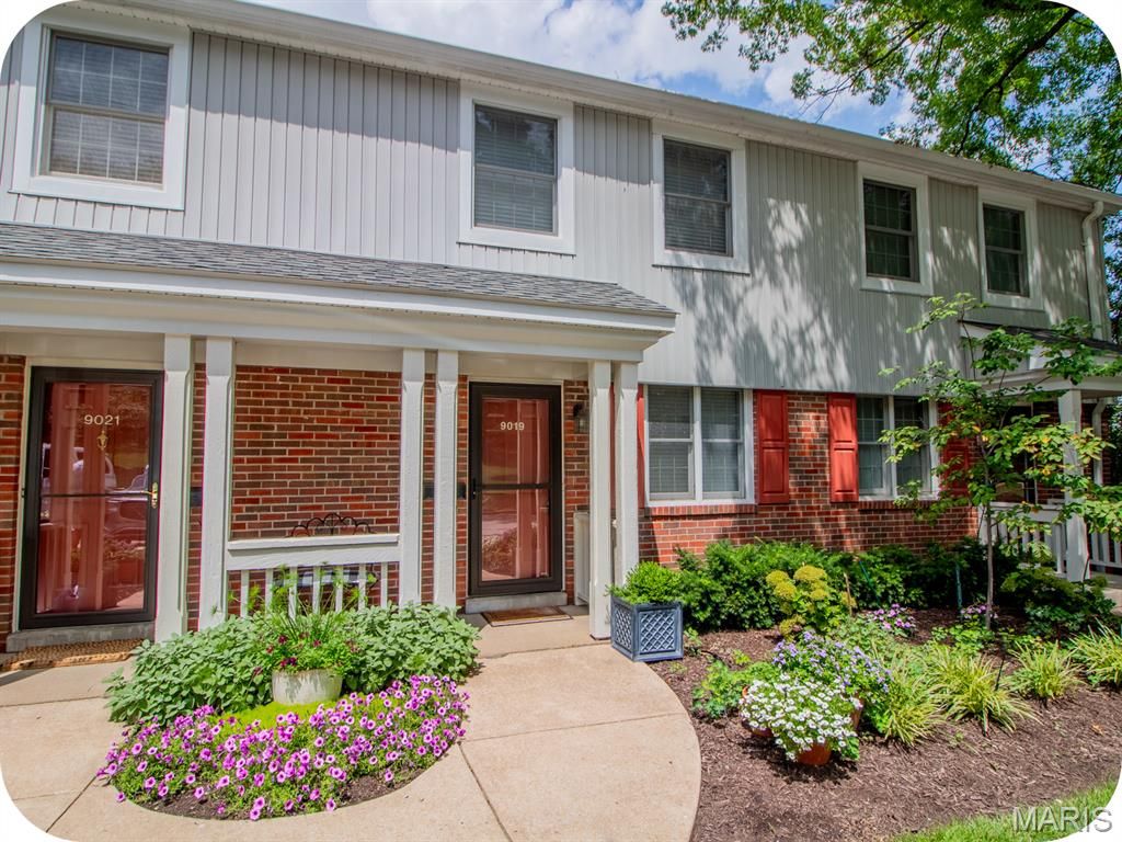 9019 W Swan Circle, Brentwood, MO 63144