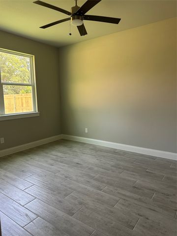 1318 Diceman Avenue, Dallas, TX 75203