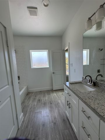 1318 Diceman Avenue, Dallas, TX 75203