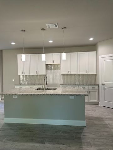 1318 Diceman Avenue, Dallas, TX 75203