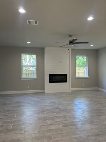 1318 Diceman Avenue, Dallas, TX 75203