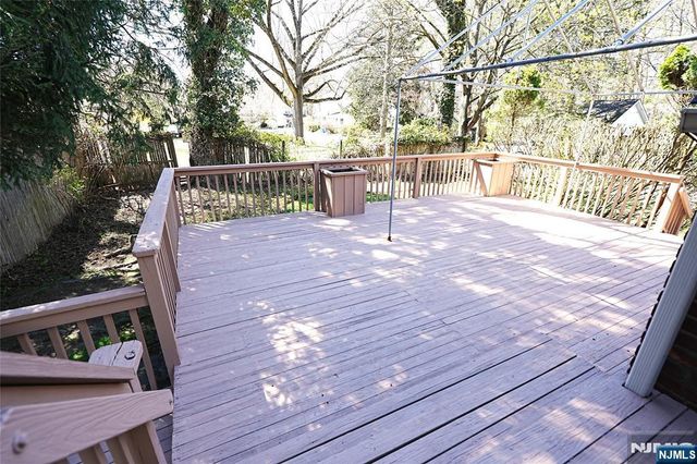 52 Surrey Lane, Tenafly, NJ 07670