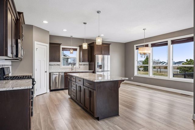 7050 69th Circle NE, Albertville, MN 55301