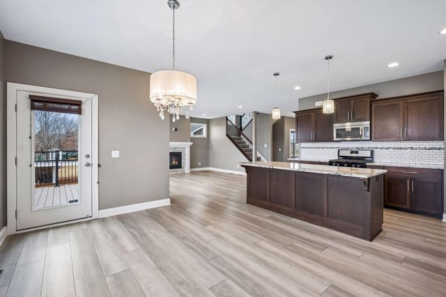 7050 69th Circle NE, Albertville, MN 55301