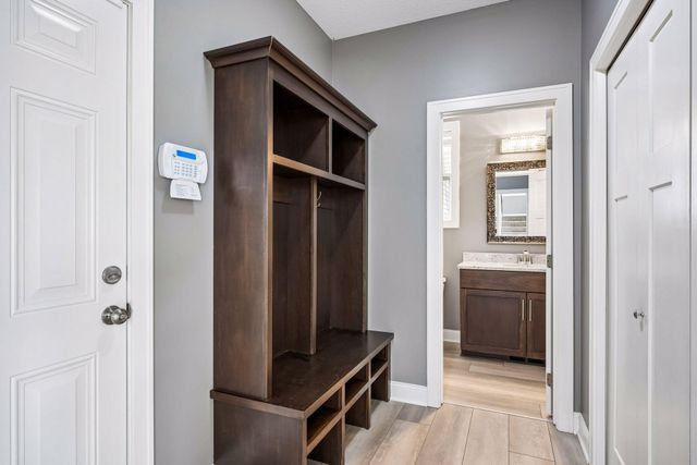 7050 69th Circle NE, Albertville, MN 55301