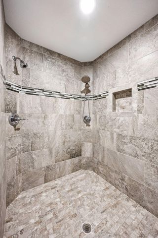 7050 69th Circle NE, Albertville, MN 55301